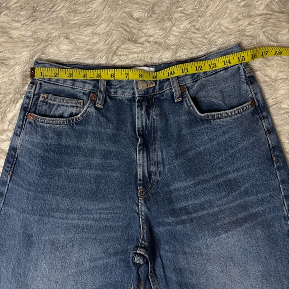 Zara Blue Medium Wash Wide Leg Raw Hem Jeans Size 8 - Picture 9 of 15